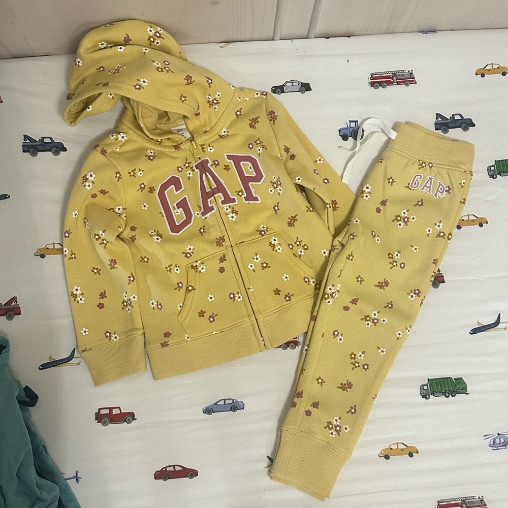 GAP Yellow Floral Set